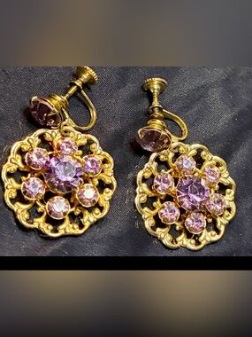 Vintage 1940s Gold Filigree Purple Rhinestone Clip-On Dangle Earrings